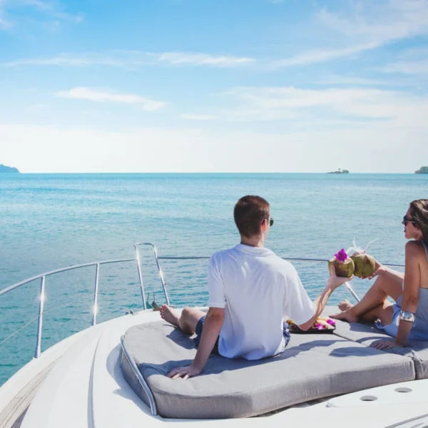 The Do’s and Don’ts of Hosting Epic Yacht Parties